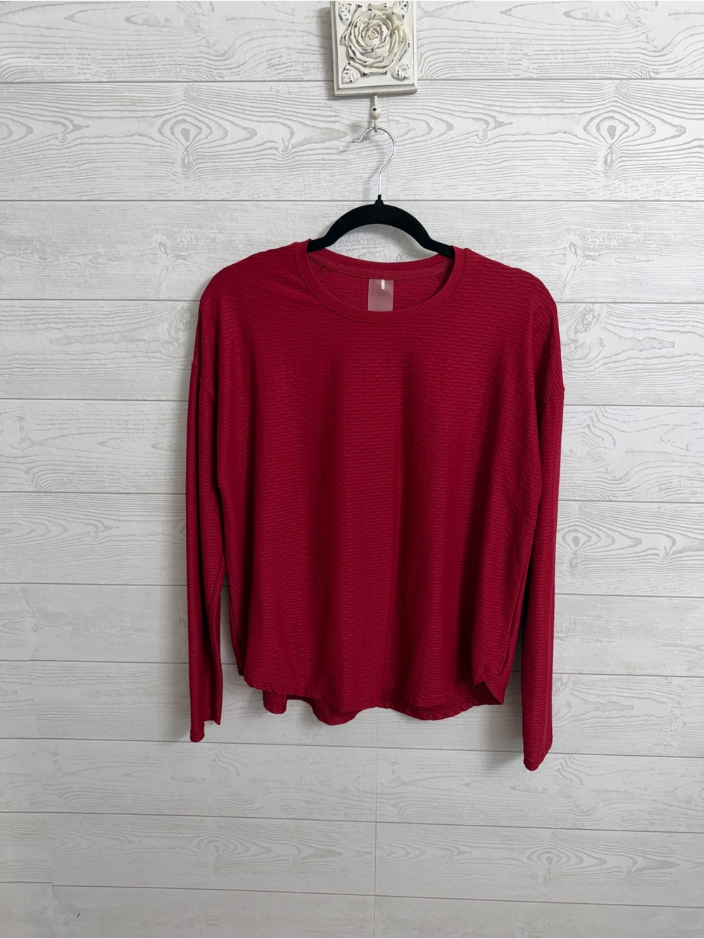 Calia Women’s Red Textured Long-Sleeve Athletic Shirt. Size L